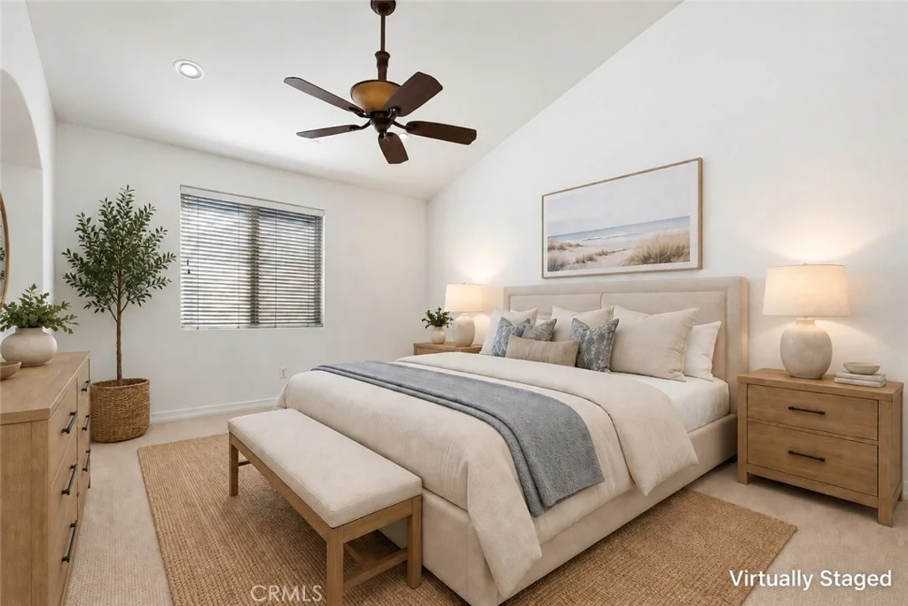 1551 Artesia Boulevard 4, Manhattan Beach, 