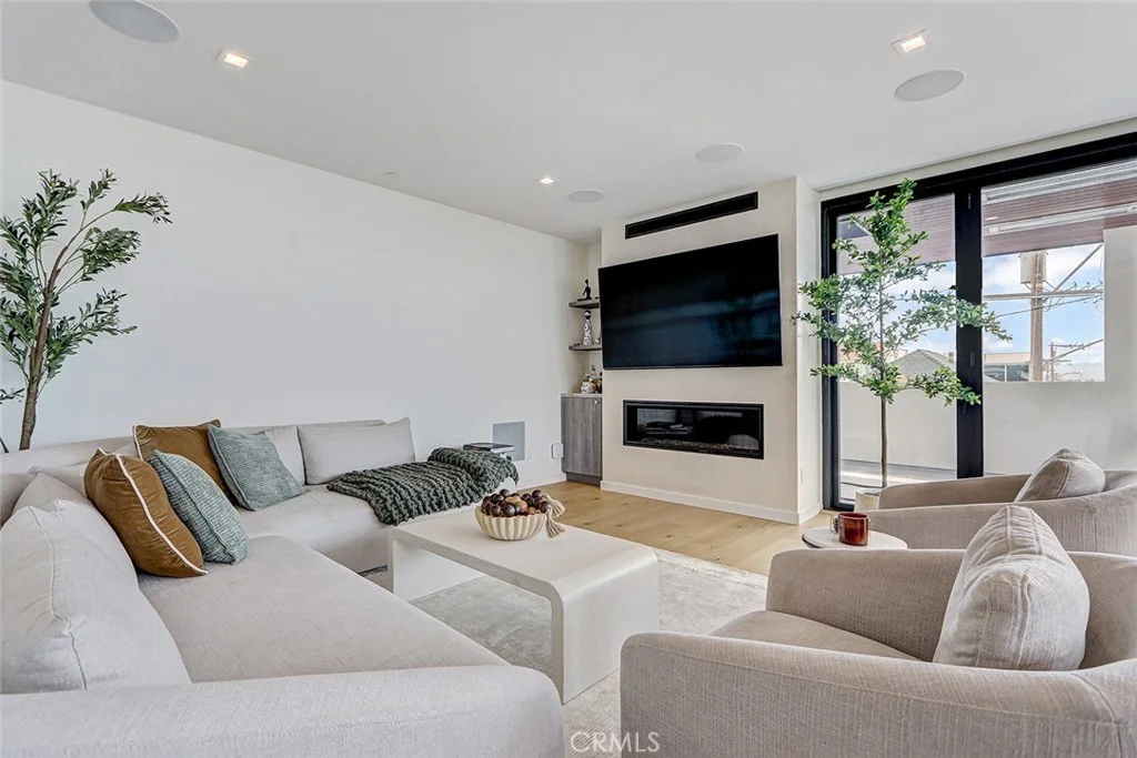 218 14th Street, Manhattan Beach, 