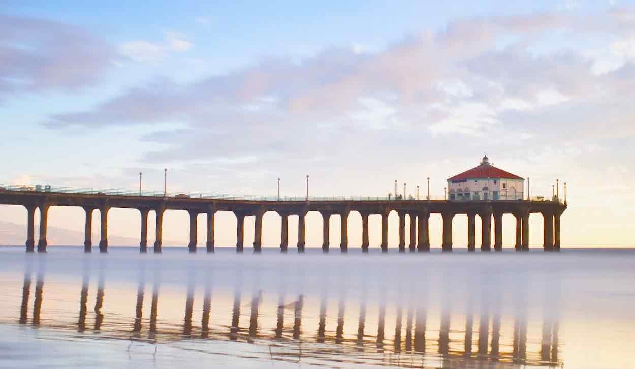 manhattan-beach-pier-wet-sand-reflection
