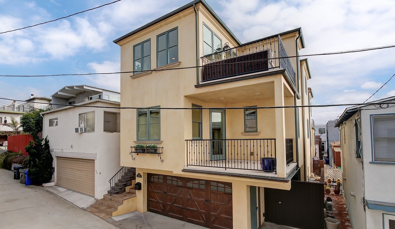 manhattan-beach-townhome-in-the-sand-section